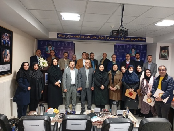 رویکردهای نوین کارآفرینی و مدیریت هزینه در تولید قطعات خودرو مرکز آموزش علمی کاربردی قطعه سازان فجر میثاق